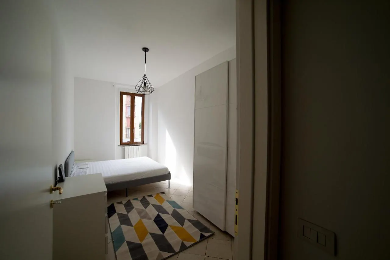 Hbhall Navigli 30 Apartment Milan