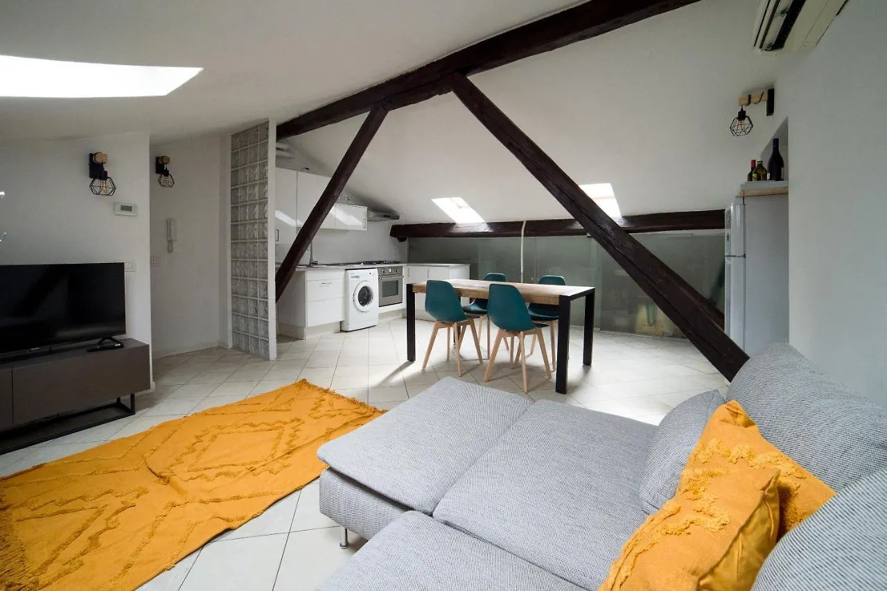 Hbhall Navigli 30 Apartment Milan Italy